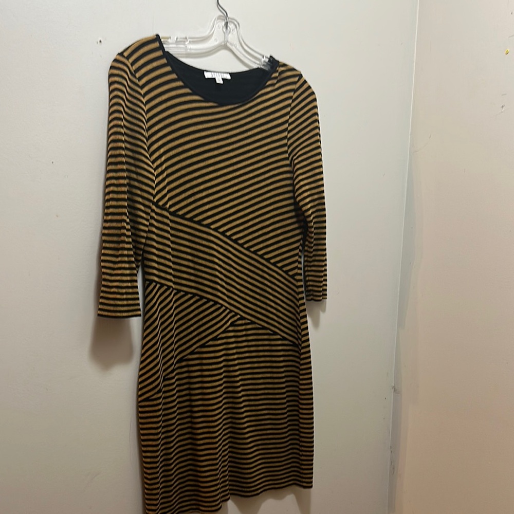 Spense Black and Tan Sheath Dress Long Sleeve Crew Neck